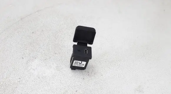 Opel Mokka X AUX in-socket connector 20874710