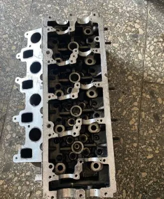 Skoda Yeti (5L) Engine head 