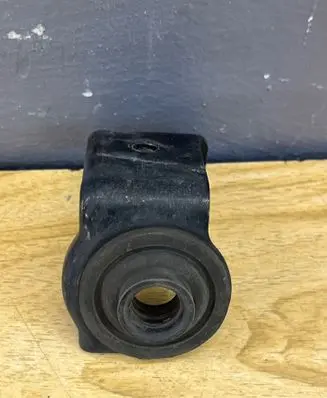 Suzuki Grand Vitara II Radiator mount bracket 