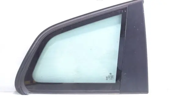 BMW X3 E83 Rear side window AS2