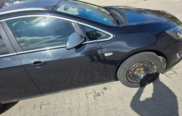 Opel Astra J Front door 