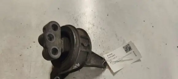 Opel Zafira B Engine mount bracket 24427298