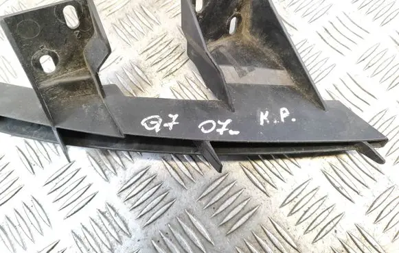 Audi Q7 4L Front bumper mounting bracket 4L0807333