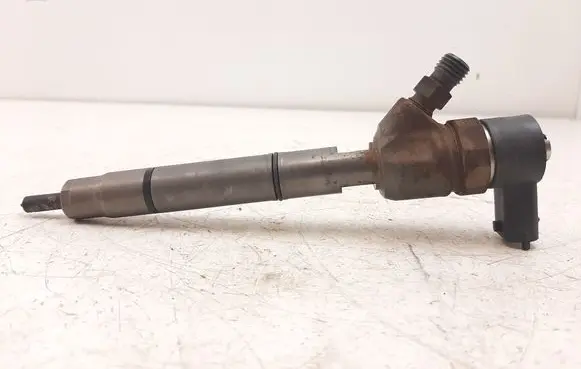 Fuel injector