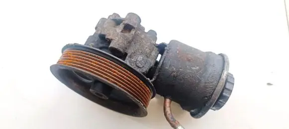 Toyota Avensis T250 Power steering pump