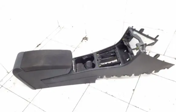 Volkswagen PASSAT B7 Armrest 3C0858329H
