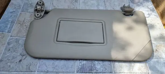 Sun visor