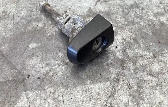 Toyota Avensis T250 Front door lock (next to the handle) 