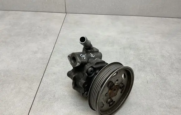 Audi Q5 SQ5 Power steering pump 8R0145155S