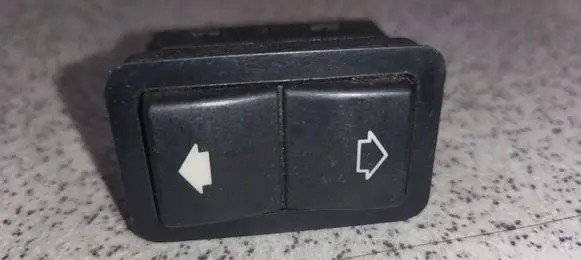 BMW 5 E39 Electric window control switch 8368974
