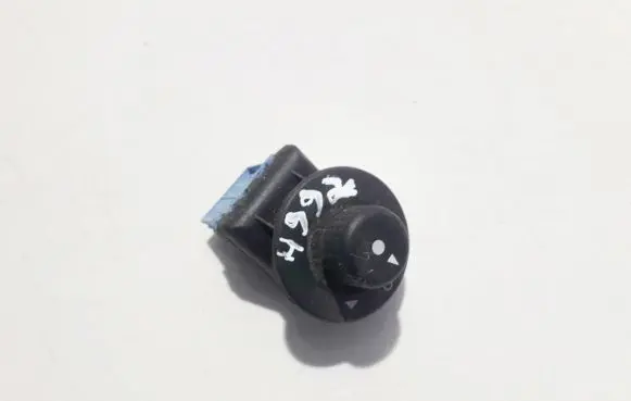 Citroen Xsara Picasso Wing mirror switch 185526