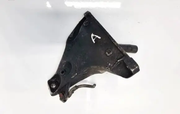 Volkswagen PASSAT B5.5 Engine mounting bracket 8D0199308AG