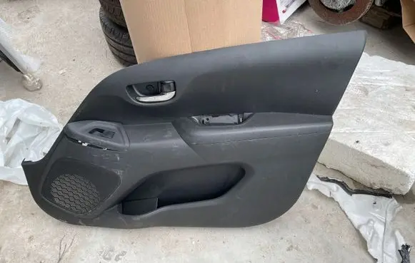 Citroen C1 Front door trim bar 