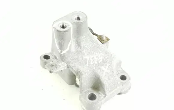 Jeep Grand Cherokee WL Engine mounting bracket 68375851AA