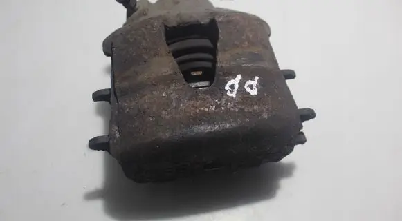 Volkswagen Golf VI Front brake caliper