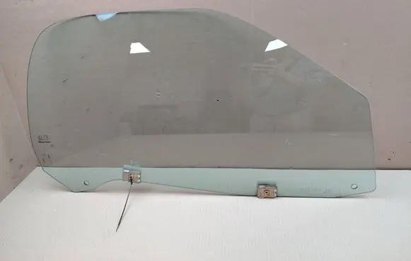 Maserati Coupe Front door window glass four-door 43R00083