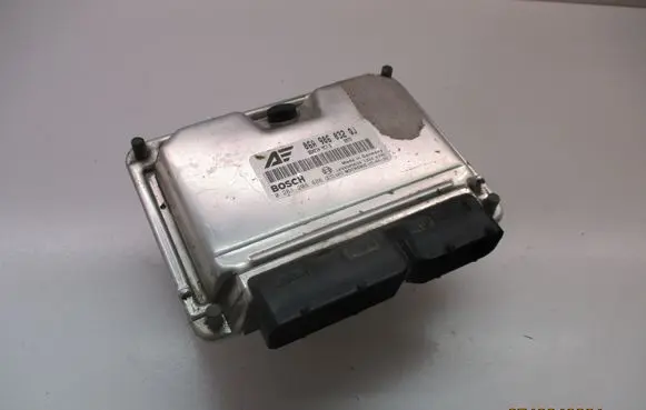 Volkswagen Sharan Engine control unit/module 06A906032QJ 0261208686 AWC