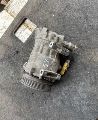 Peugeot 407 Air conditioning (A/C) compressor (pump) 9656572680