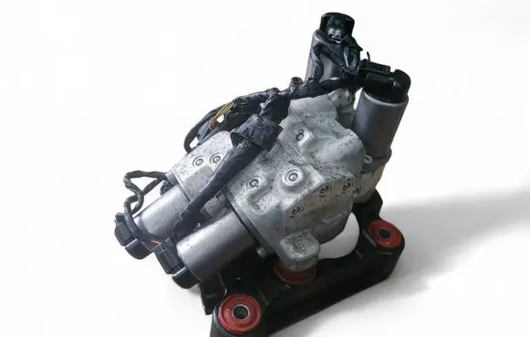 BMW 7 F01 F02 F03 F04 Air suspension compressor 6775258