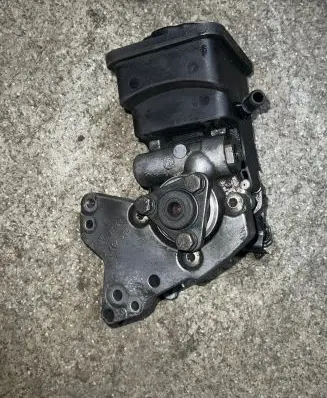 BMW 5 E39 Power steering pump 2247556