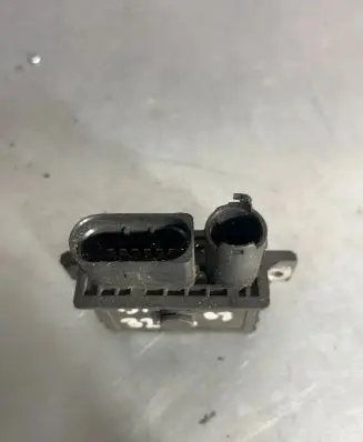 BMW 5 E60 E61 Glow plug pre-heat relay 859172301