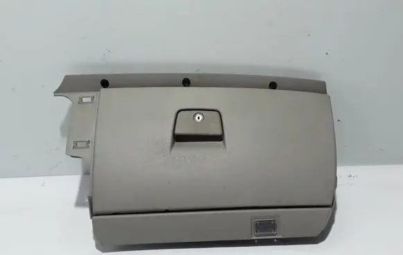 Volvo V50 Glove box 8626141