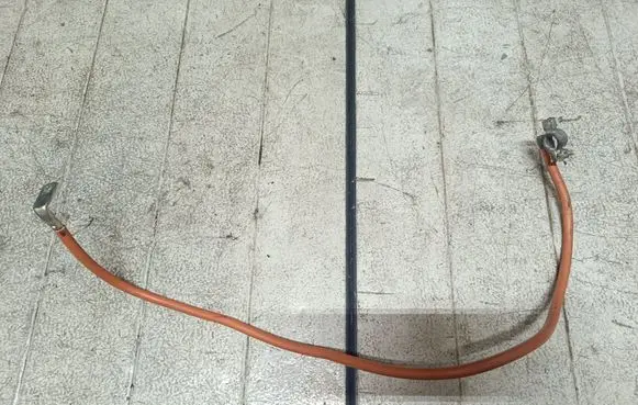 Mercedes-Benz ML W164 Positive cable (battery) 
