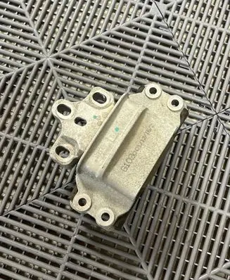 Audi Q3 8U Engine mount bracket 8J0199555