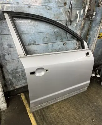 Opel Antara Front door