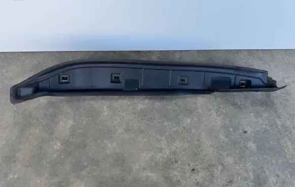 BMW iX Fender end trim 7948158