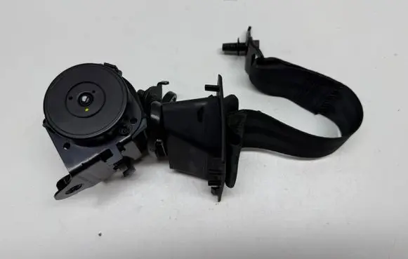 Ford Mustang VI Rear seatbelt 641481500D