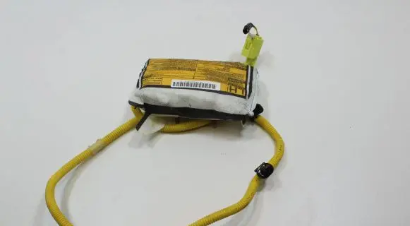 Toyota Avensis T270 Seat airbag