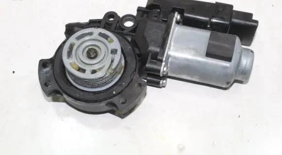 KIA Optima Front door window regulator motor 402415G 28408185