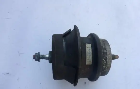 Nissan 370Z Engine mount vacuum valve 