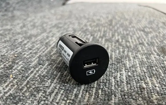 Iveco Daily 6th gen USB socket connector 5802012268 144881043M 10R0413836