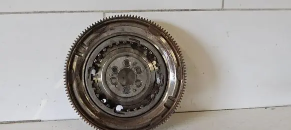 Volkswagen Jetta VI Dual mass flywheel 03L105266DB