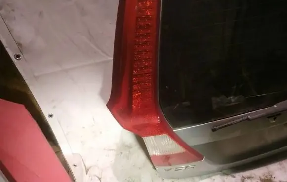 Volvo V70 Tailgate rear/tail lights