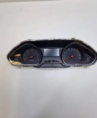 Peugeot 208 Speedometer (instrument cluster) 9674643080 E137HWF2 E137SWLL0750