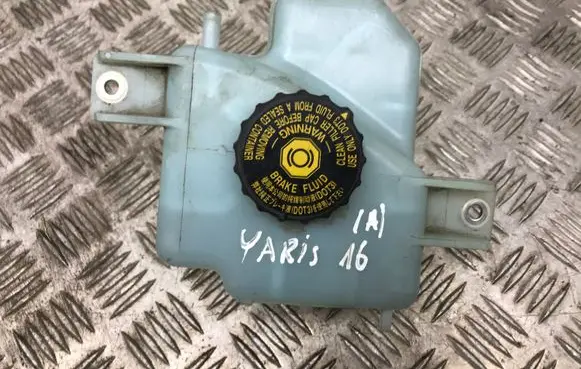 Brake fluid reservoir