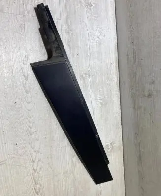 Rear door trim (molding)