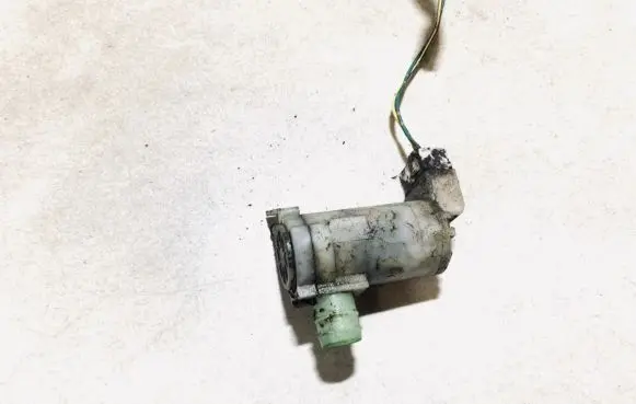 Nissan X-Trail T30 Windscreen/windshield washer pump 2224624a 2224624-a