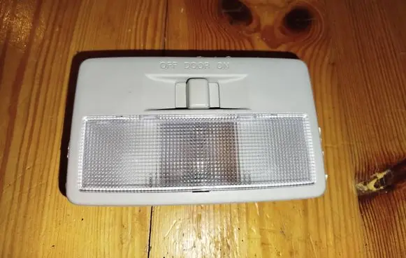 Mazda 3 II Rear seat light