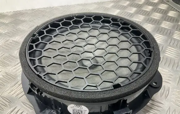Audi A3 S3 8V Front door speaker 8V0035415