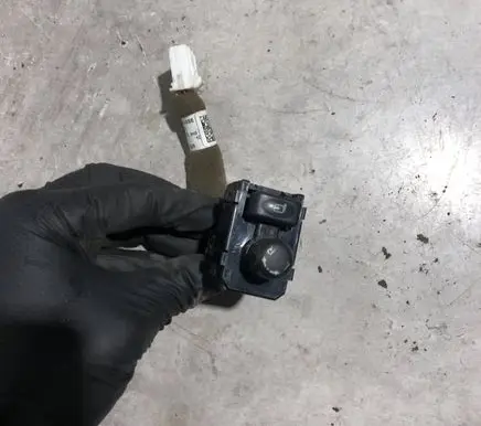 Nissan Navara D23 Wing mirror switch 7605SD