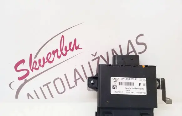Porsche Cayenne (92A) Voltage converter/converter module 7PP959663E 111001912 0002BPQV2