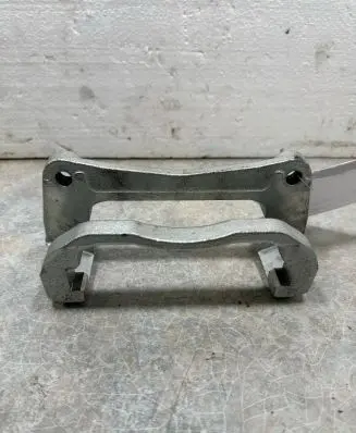 Subaru Impreza IV Brake caliper pad carrier rear 26225SC010 26225SC000