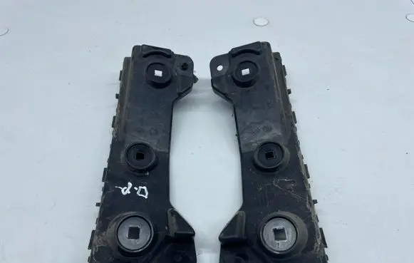 Mini Cooper Countryman R60 Rear bumper mounting bracket 9802116