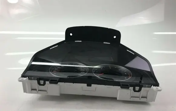 Volvo V70 Speedometer (instrument cluster) 31270899AA K4326
