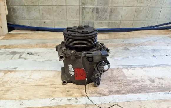 Mitsubishi Space Star Air conditioning (A/C) compressor (pump) MR398278 3065861 AKC200A071