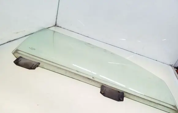 Ford Scorpio Front door window glass four-door AS2